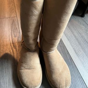 Tan uggs